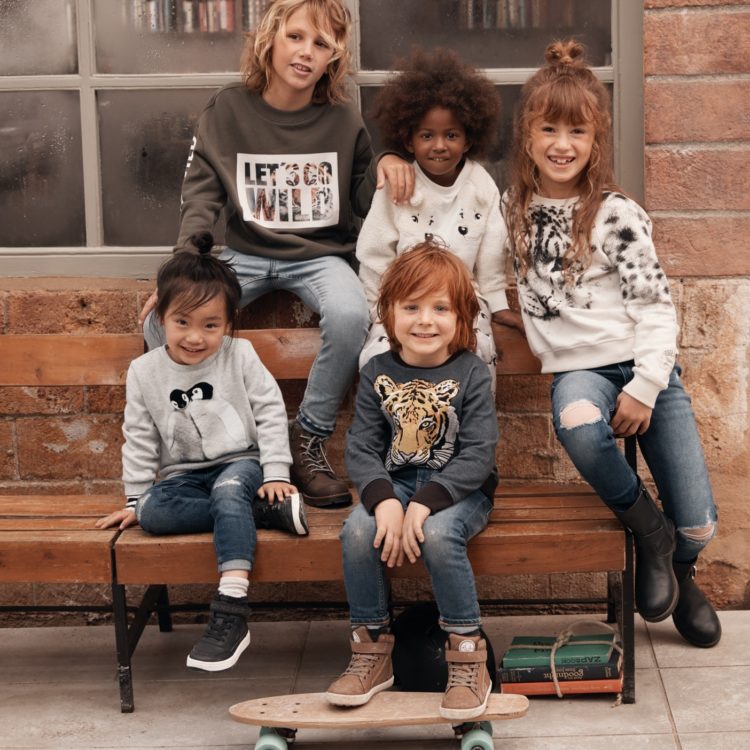 H&M SUPPORTS WWF