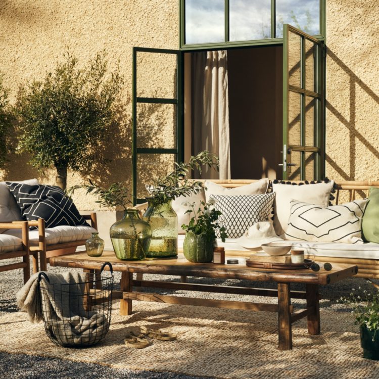 Summer season at home<br><small>Perfect details for outdoor & indoor living</small>